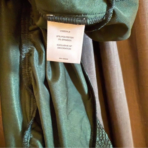 NEW Chelsea & Violet Smocked Ruffle Hem Mini Dress Babydoll Green Velvet Size M - Picture 5 of 8